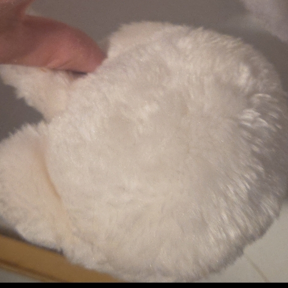 Young Girls Plush White Bear Ear Muffs - Picture 4 of 4